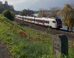 25 km von St-Maurice bzw. 29 km von Lausanne entfernt ist der SBB RABe 523 114 und ein weiterer kurz vor dem Château de Chillon unterwegs.

14. November 2024 