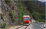 Ein TMR  NINA  unterwegs als Regionalzug 26120 von Martigny nach Le Chable zwischen Bovernier und Sembrancher.