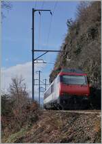 Auch wenn es nicht danach aussieht, das Bild des ausfahrenden IC Steuerwagen entstand  mitten  in Interlaken, kurz nach dem Bahnhof Interlaken Ost.