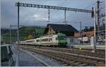 Hin und wieder kommen auch BLS RABe 565/566 Pendelz�ge in den sonst von Re 4/4 II / EW III belegten Umlauf der RE Zweisimmen - Interlaken.