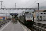 Abwechslungsreiche 17 Minuten in Cadenazzo: Als Schlusspunkt durchfuhr E 189-109 am 08.05.2019 um 17.44 Uhr den Bahnhof Richtung Luino