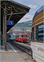 CEV Vielfalt in Vevey: Rechts der angeschnittene CEV Be 2/6  Blonay , und Links die beiden Beh 2/4 72 und BDeh 2/4 73. Kaum zu glauben, dass dieses Bild erst fünf Jahre alt ist. 

08. Juli 2016
