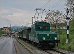 Die B-C +GF+ Ge 4/4 75 verlässt Blonay mit einem Reisezug Richtung Chaulin.