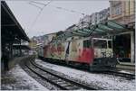 Mit diesem bunten Zug eröffnet die Blonay-Chamby Bahn ihr Jubiläumasjahr  50 Jahre Blonay - Chamby Museumsbahn .