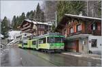 Der TPC BVB BDeh 4/8 93 verlässt als Regionalzug 536 den Bahnhof Arveyes und wird in Kürze sein Ziel Villars sur Ollon erreichen.