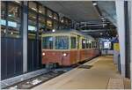 Der BLM Be 4/4 22 wartet in Grütschalp auf die Abfahrt nach Mürren.