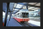 Forchbahnzüge, vom Tram 2000 abgeleitet. Diese Wagenserie aus kurzgekuppelten Einzelwagen umfasste auch vier Steuerwagen Bt 201-204. Im Bild Steuerwagen 203 vor dem Triebwagenpaar 29 - 30 in Esslingen, 26.Oktober 1995 