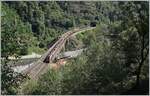 Ein SOB RABe 526 ist als  Treno Gotthardo  Locaro in Richtung Norden unterwegs und f�hrt �ber die 103 Meter langen Polmengobr�cke um kurz darauf in den Polmengokehrtunnel zu fahren. 

4. September 2023