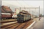 In Balsthal ist der OeBB BDe 4/4 641 im Güterverkehr mit dem Manöver beschäftig.