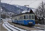 Der in Chernex als Leermaterialzug eingetroffene ABDe 8/8 4001 wendet hier um als Rückleistung als Regionalzug 2327 nach Montreux zu fahren.