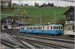 Abgebügelt und wohl auf Abruf bereit stehen die beiden MOB ABDe 8/8 4001 (SUISSE) und 4002 (VAUD) in Zweisimmen.