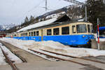 Die beiden ausrangierten Doppeltriebwagen 4002 und 4004 warten in Lenk auf ihr Schicksal.