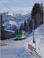 Der TPC BVB BDEh 4/4 81 ist auf der Fahrt von Villars s/O nach dem Col-de-Bretaye und erreicht den Bahnhof von Bouquetins.