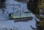 BDeh 4/4 83 auf Bergfahrt mit zwei Wagen.