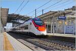 Der SBB Giruno RABe 501 011  Thurgau  ist als EC 308 von Bologna nach Zürich unterwegs und verlässt nach einem kurzen Halt Parma.

15. März 2023