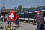 50 Jahre Blonay - Chamby Museumsbahn: Das Jubiläumsjahr wurde feierlich eingeleitet und das Fest kann beginnen, doch das Rednerpult hat vorerst ausgedient.